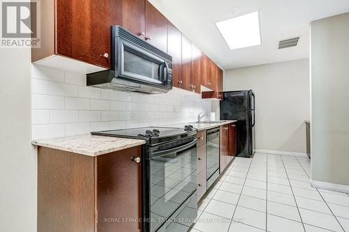 1106 - 1359 Rathburn Road, Mississauga, ON - Indoor Photo Showing Kitchen