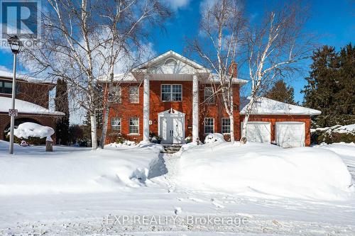 9 JACKSON COURT  Orangeville, ON L9W 3K5