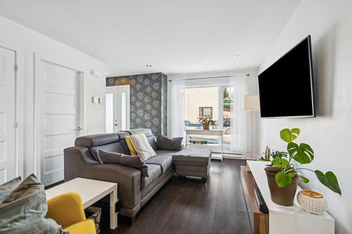 Salon - 762 Ch. Rhéaume, Saint-Michel, QC 