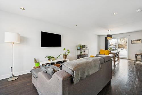 Salon - 762 Ch. Rhéaume, Saint-Michel, QC 