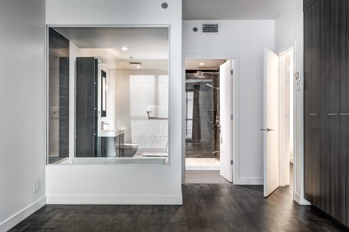 Salle de bains attenante à la CCP - 312-905 Av. Plymouth, Mont-Royal, QC - Indoor Photo Showing Other Room