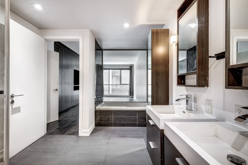 Salle de bains attenante à la CCP - 312-905 Av. Plymouth, Mont-Royal, QC - Indoor Photo Showing Bathroom