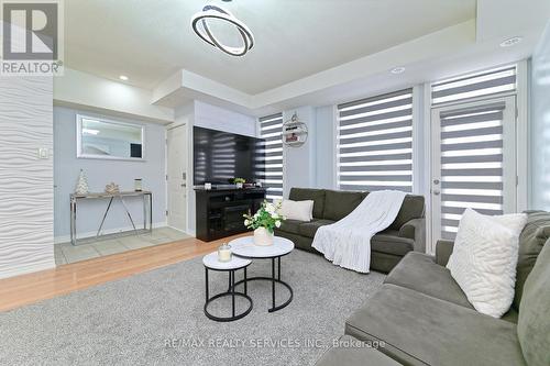 21 - 9430 The Gore Road, Brampton, ON - Indoor Photo Showing Living Room