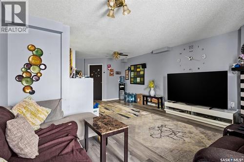 211 3410 Park Street, Regina, SK - Indoor Photo Showing Living Room