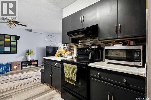 211 3410 Park Street, Regina, SK - Indoor Photo Showing Kitchen