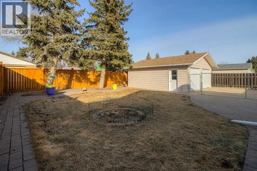 79 Temple Crescent W, Lethbridge, AB - Outdoor