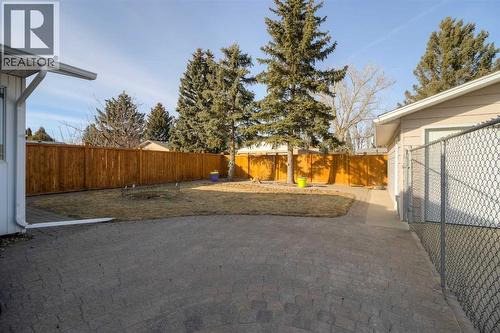79 Temple Crescent W, Lethbridge, AB - Outdoor