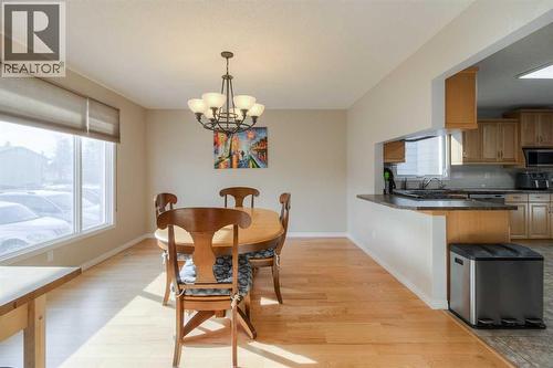 79 Temple Crescent W, Lethbridge, AB - Indoor Photo Showing Dining Room