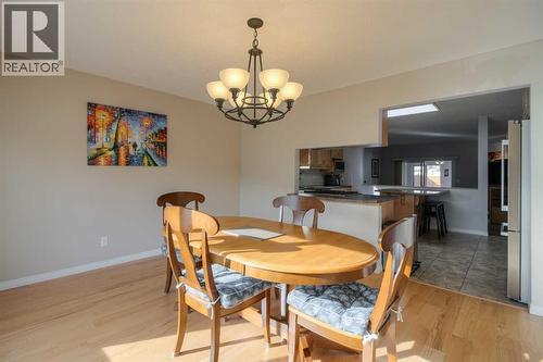 79 Temple Crescent W, Lethbridge, AB - Indoor Photo Showing Dining Room