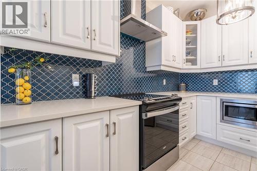 7 Comet Lane, Crystal Beach, ON - Indoor Photo Showing Kitchen With Upgraded Kitchen