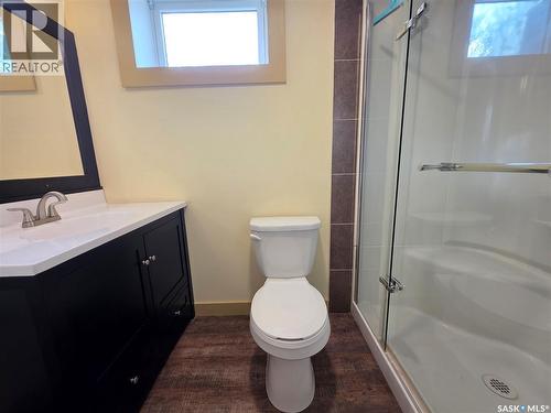 1420 Chaplin Street E, Swift Current, SK - Indoor Photo Showing Bathroom