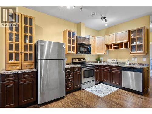 2016 Galore Crescent, Kamloops, BC - Indoor Photo Showing Kitchen With Double Sink