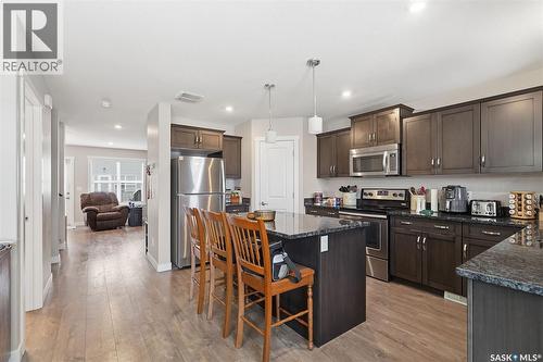 556 Pringle Crescent, Saskatoon, SK - Indoor Photo Showing Kitchen With Upgraded Kitchen