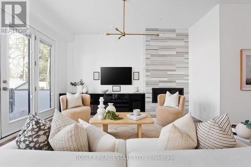 23 White Birch Road, Toronto, ON - Indoor