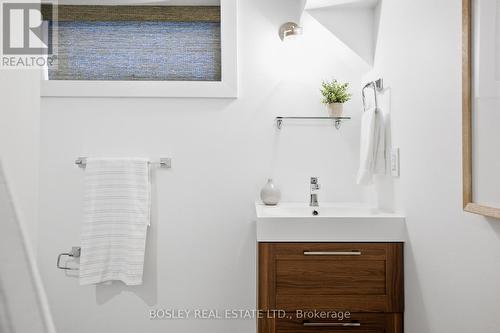 23 White Birch Road, Toronto, ON - Indoor Photo Showing Bathroom
