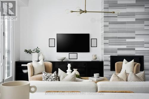 23 White Birch Road, Toronto, ON - Indoor