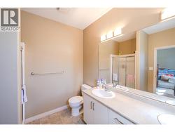 Primary bathroom - 
