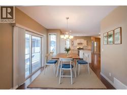 Dining room digitally staged - 