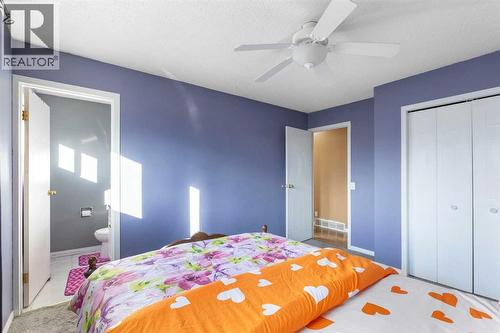 6124 Maddock Drive Ne, Calgary, AB - Indoor Photo Showing Bedroom