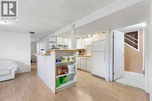 6124 Maddock Drive Ne, Calgary, AB - Indoor