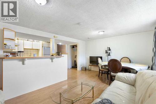 6124 Maddock Drive Ne, Calgary, AB - Indoor