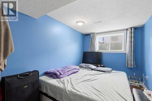 6124 Maddock Drive Ne, Calgary, AB - Indoor Photo Showing Bedroom