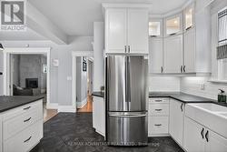 Side entrance from the driveway into the kitchen - 