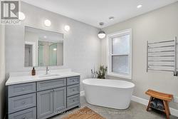 Newly renovated 4 pce 2nd floor bathroom - 