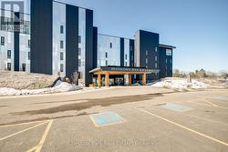 404 - 120 CARRICK TRAIL  Gravenhurst (Muskoka (S)), ON P1P 0A2