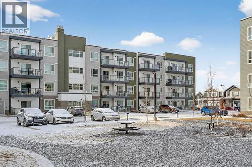 1106, 33 Carringham Gate Nw, Calgary, AB - Outdoor With Facade
