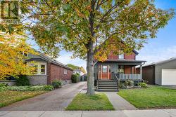 115 PRINCE GEORGE AVENUE  Hamilton, ON L9A 2W2