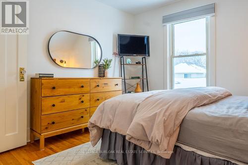 115 Prince George Avenue, Hamilton, ON - Indoor Photo Showing Bedroom