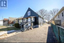 234 EAST 33RD STREET  Hamilton, ON L8V 3T6