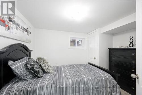 234 East 33Rd Street, Hamilton, ON - Indoor Photo Showing Bedroom