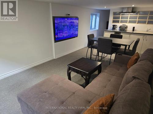 731 Knox Avenue, Hamilton, ON - Indoor