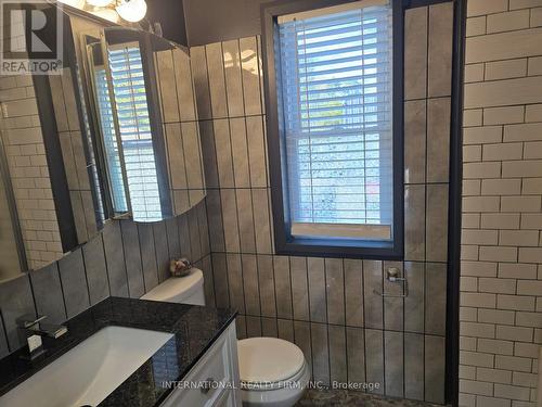 731 Knox Avenue, Hamilton, ON - Indoor Photo Showing Bathroom