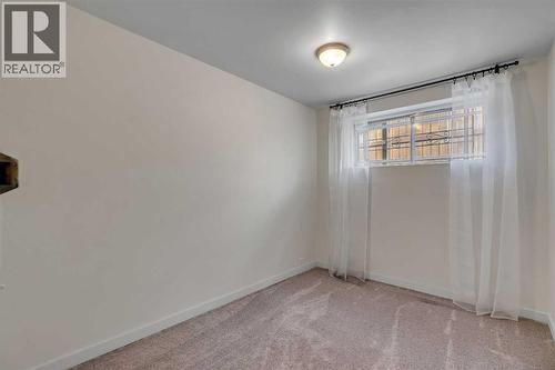 3404 35 Avenue Se, Calgary, AB - Indoor Photo Showing Other Room