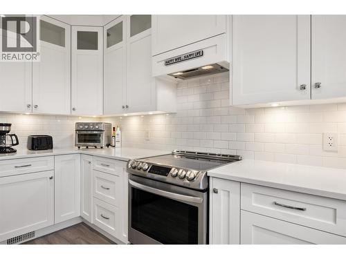1553 Emerald Drive, Kamloops, BC - Indoor Photo Showing Kitchen With Upgraded Kitchen