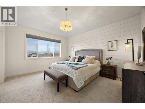 1553 Emerald Drive, Kamloops, BC - Indoor Photo Showing Bedroom