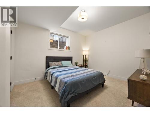 1553 Emerald Drive, Kamloops, BC - Indoor Photo Showing Bedroom
