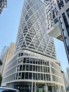 824 - 230 SIMCOE STREET  Toronto, ON M5T 1T4