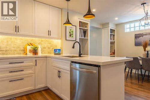 115 Prince George Avenue, Hamilton, ON - Indoor Photo Showing Kitchen