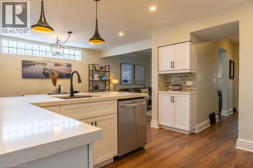 115 Prince George Avenue, Hamilton, ON - Indoor Photo Showing Kitchen