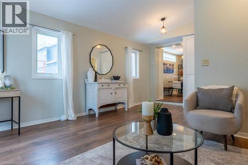 115 Prince George Avenue, Hamilton, ON - Indoor Photo Showing Living Room