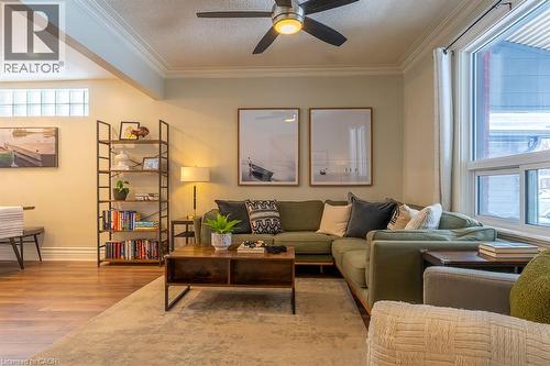 115 Prince George Avenue, Hamilton, ON - Indoor Photo Showing Living Room