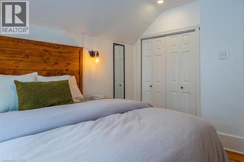 115 Prince George Avenue, Hamilton, ON - Indoor Photo Showing Bedroom
