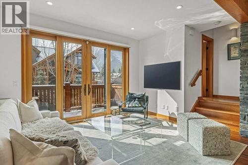 4, 511 6Th Avenue, Canmore, AB - Indoor Photo Showing Living Room
