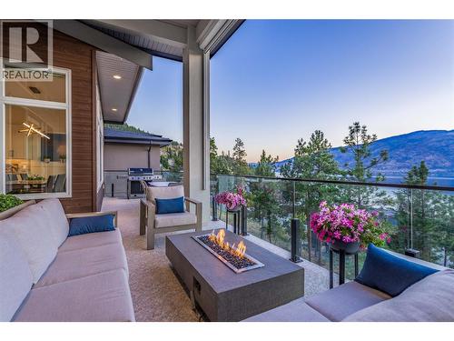 3452 Blue Grass Lane, Kelowna, BC - Outdoor With Exterior