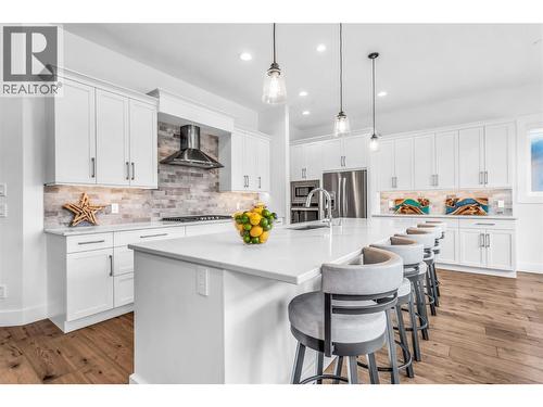 3452 Blue Grass Lane, Kelowna, BC - Indoor Photo Showing Kitchen With Upgraded Kitchen