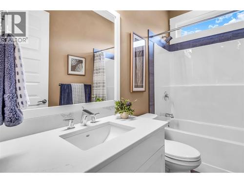 3452 Blue Grass Lane, Kelowna, BC - Indoor Photo Showing Bathroom